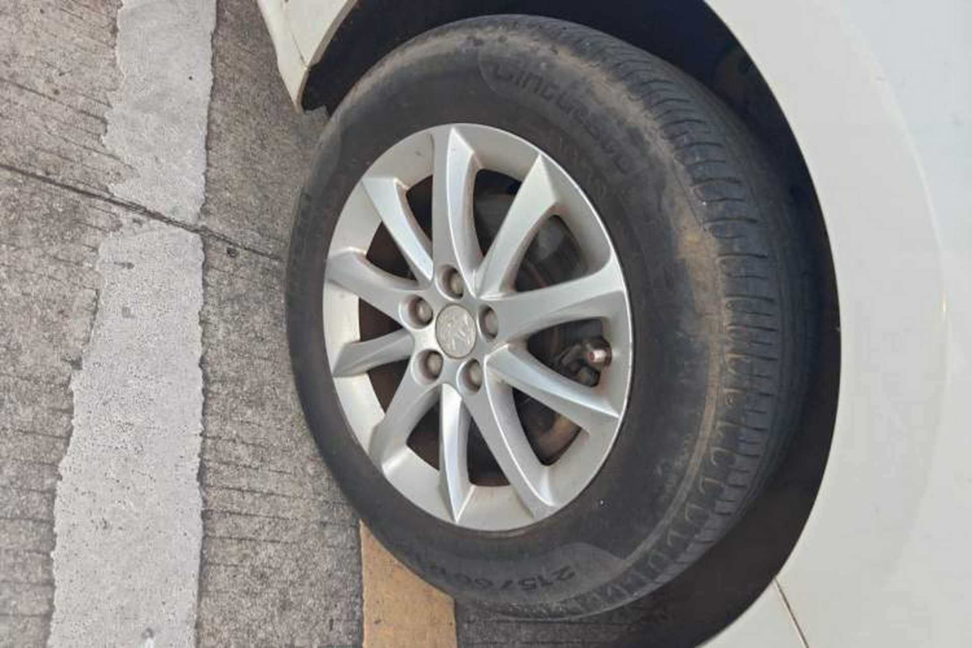 Used Peugeot 508 2015 2.0L Automatic Zhiyi Edition Right Front Wheel Hub