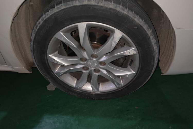 Used Peugeot 508 2015 1.6THP Automatic Prestige Edition Right Front Wheel Hub