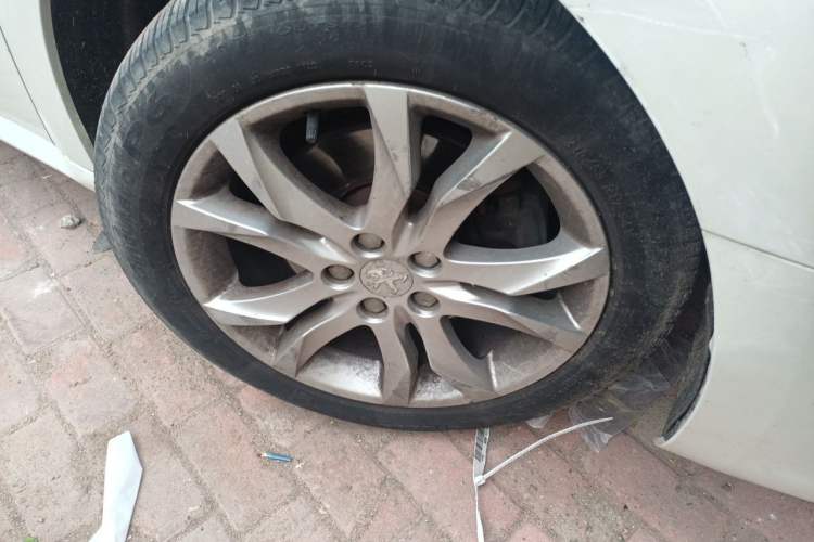 Used Peugeot 508 2015 1.6THP Automatic Prestige Edition Right Front Wheel Hub