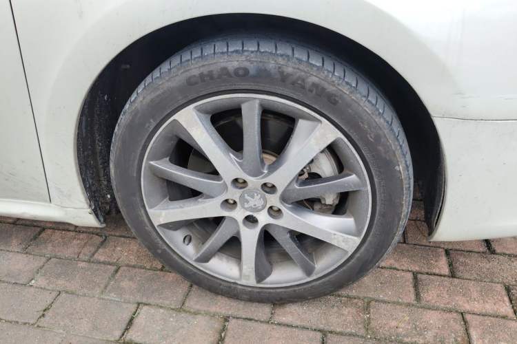Used Peugeot 508 2015 1.8THP Automatic Prestige Edition Right Front Wheel Hub
