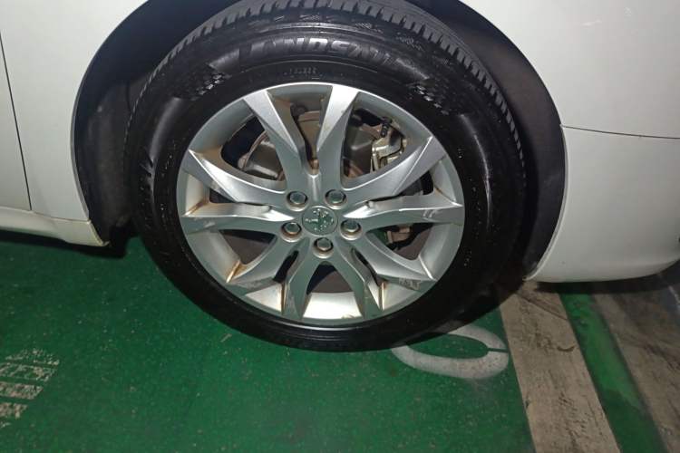 Used Peugeot 508 2015 1.6THP Automatic Prestige Edition Right Front Wheel Hub
