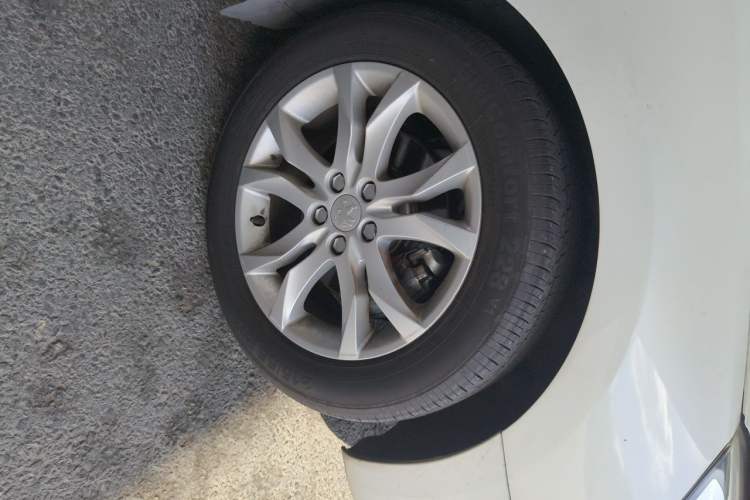 Used Peugeot 508 2015 1.6THP Automatic Prestige Edition Right Front Wheel Hub