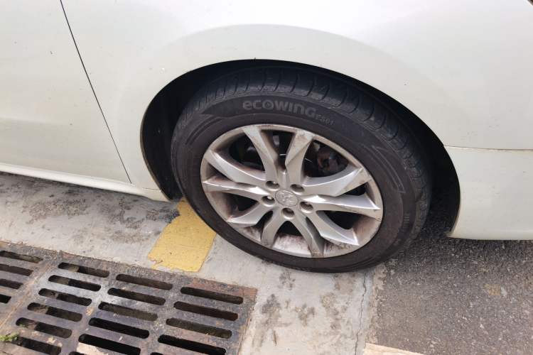 Used Peugeot 508 2015 1.6THP Automatic Prestige Edition Right Front Wheel Hub