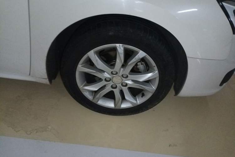 Used Peugeot 508 2015 1.6THP Automatic Prestige Edition Right Front Wheel Hub