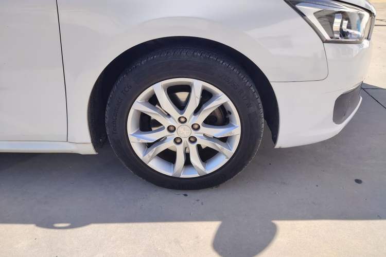 Used Peugeot 508 2015 1.6THP Automatic Prestige Edition Right Front Wheel Hub