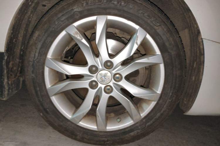 Used Peugeot 508 2015 1.6THP Automatic Prestige Edition Right Front Wheel Hub