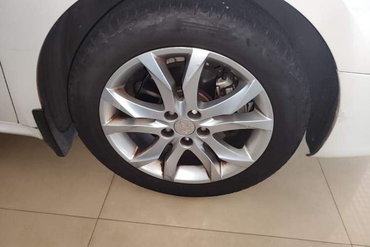 Used Peugeot 508 2015 1.6THP Automatic Prestige Edition Right Front Wheel Hub