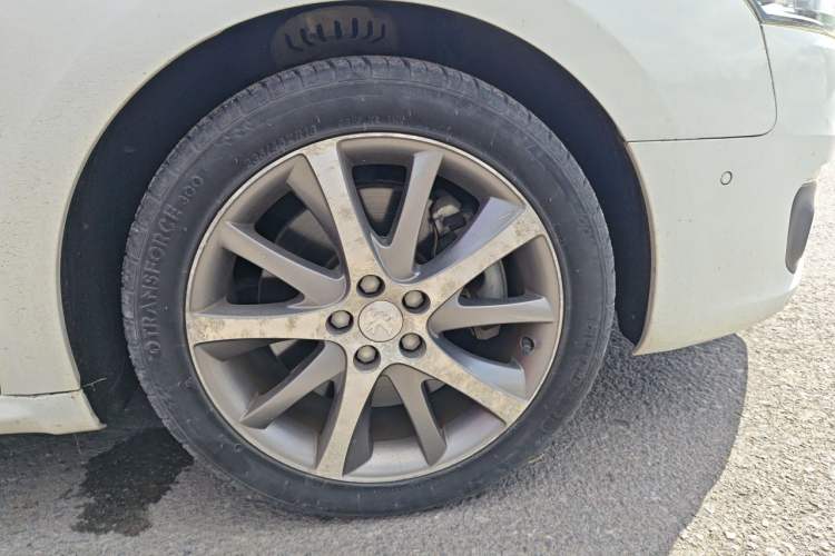 Used Peugeot 508 2015 1.8THP Automatic Prestige Edition Right Front Wheel Hub