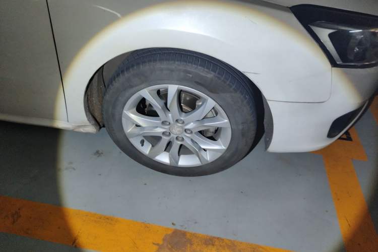 Used Peugeot 508 2015 1.6THP Automatic Prestige Edition Right Front Wheel Hub
