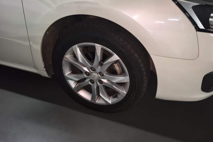 Used Peugeot 508 2015 1.6THP Automatic Prestige Edition Right Front Wheel Hub