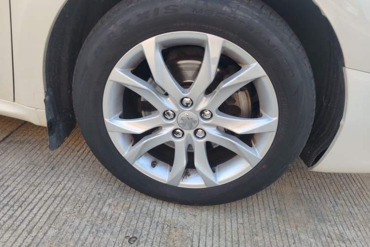 Used Peugeot 508 2015 1.6THP Automatic Prestige Edition Right Front Wheel Hub
