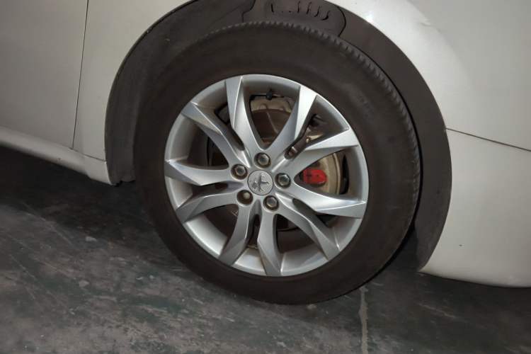 Used Peugeot 508 2015 1.6THP Automatic Prestige Edition Right Front Wheel Hub