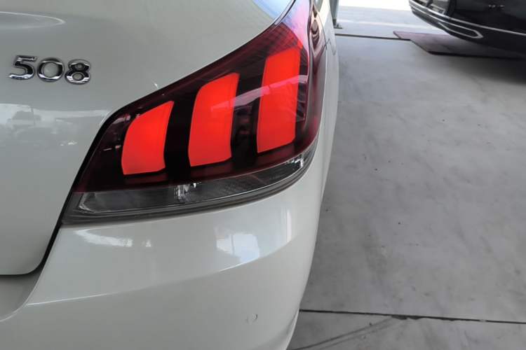 Used Peugeot 508 2015 2.0L Automatic Zhiyi Edition Right Rear Taillight