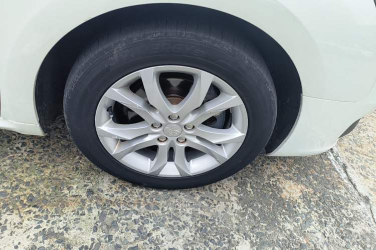 Used Peugeot 508 2015 1.6THP Automatic Prestige Edition Right Rear Wheel Hub