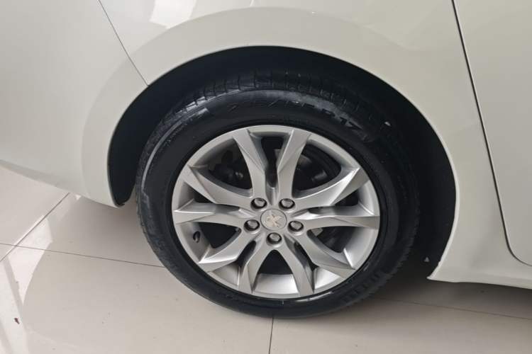 Used Peugeot 508 2015 1.6THP Automatic Prestige Edition Right Rear Wheel Hub