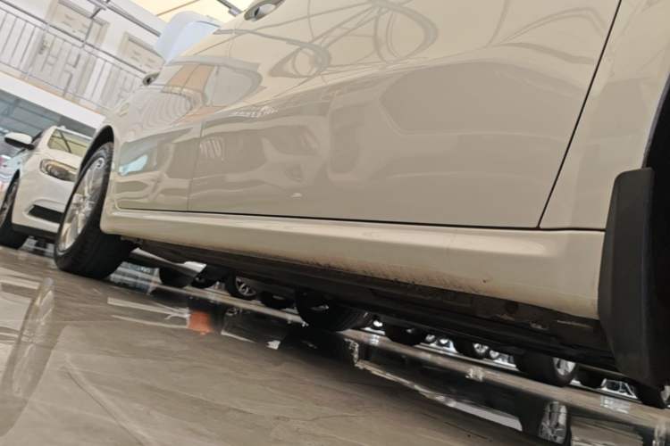 Used Peugeot 508 2015 1.6THP Automatic Prestige Edition Right Side Sill
