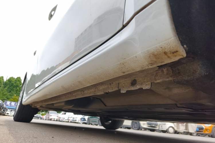Used Peugeot 508 2015 2.0L Automatic ZhiZhen Edition Right Side Sill