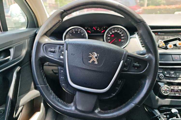 Used Peugeot 508 2015 2.0L Automatic ZhiZhen Edition Steering Wheel
