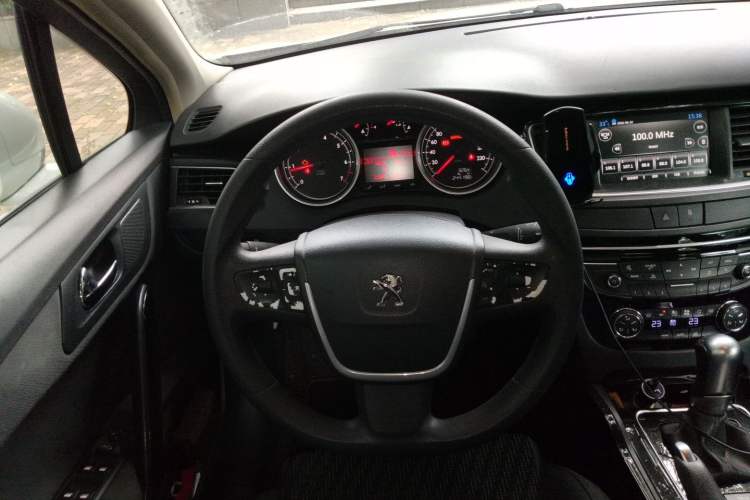 Used Peugeot 508 2015 2.0L Automatic Zhiyi Edition Steering Wheel