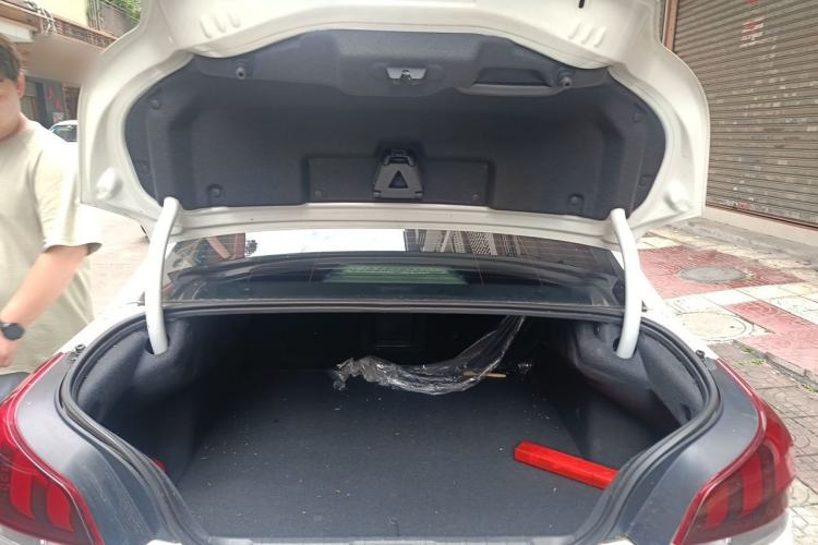 Used Peugeot 508 2015 2.0L Automatic ZhiZhen Edition Trunk