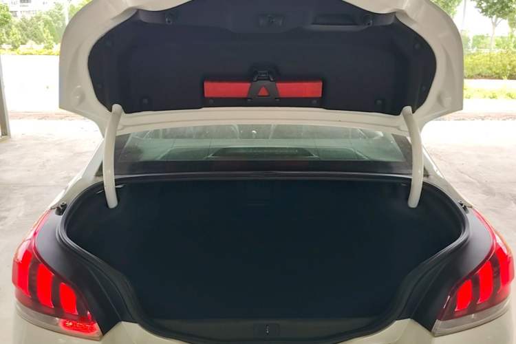 Used Peugeot 508 2015 1.6THP Automatic Zhiiyi Edition Trunk