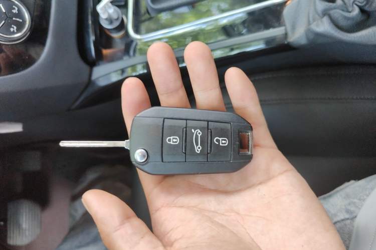Used Peugeot 508 2015 2.0L Automatic Zhiyi Edition Vehicle Key