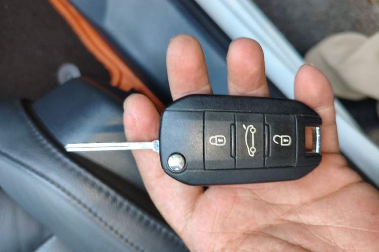 Used Peugeot 508 2015 2.0L Automatic ZhiZhen Edition Vehicle Key