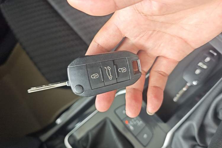 Used Peugeot 508 2015 2.0L Automatic Zhiyi Edition Vehicle Key