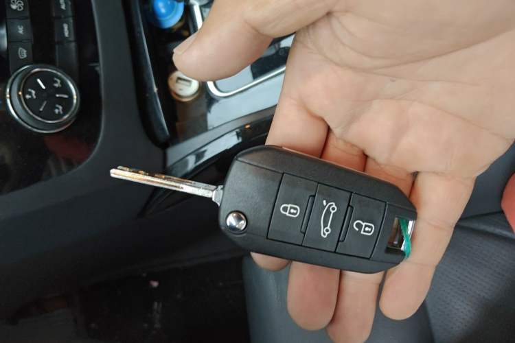 Used Peugeot 508 2015 2.0L Automatic ZhiZhen Edition Vehicle Key