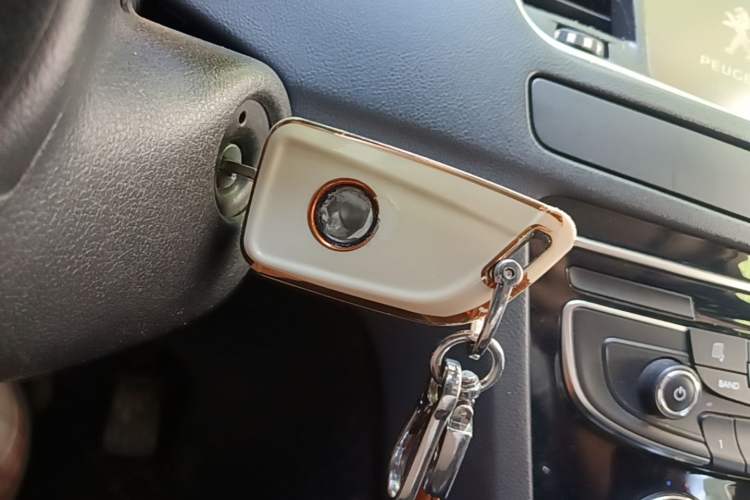 Used Peugeot 508 2015 2.0L Automatic Zhiyi Edition Vehicle Key