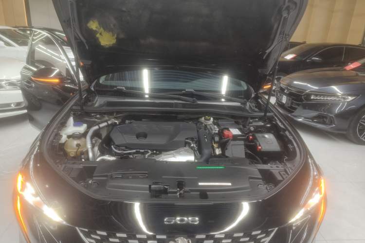 Used Peugeot 508 2019 508L 400THP PureTech Driving Control Version China VI Standard Engine Bay