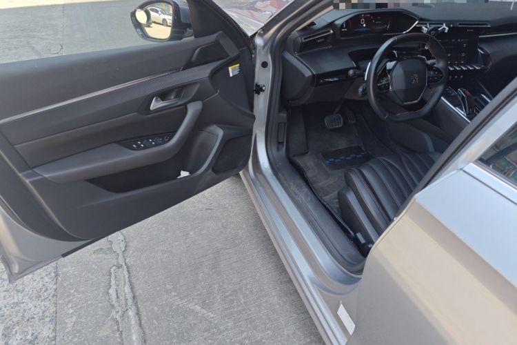 Used Peugeot 508 2019 508L 400THP PureTech Driving Control Version China VI Standard Driver Seat