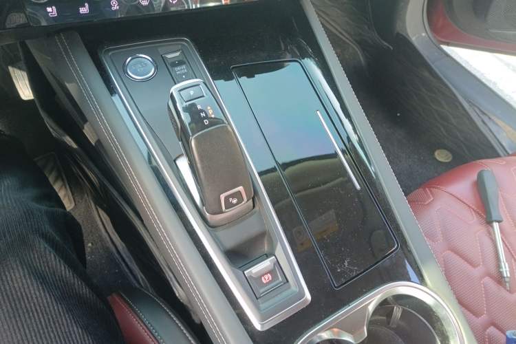 Used Peugeot 508 2019 508L 400THP PureTech X Phoenix Edition China VI Standard Gear Lever