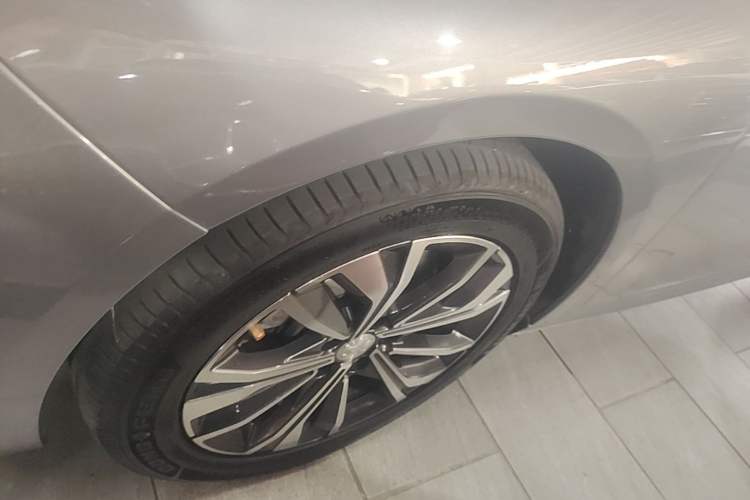Used Peugeot 508 2019 508L 400THP PureTech Driving Control Version China VI Standard Left Front Wheel Hub
