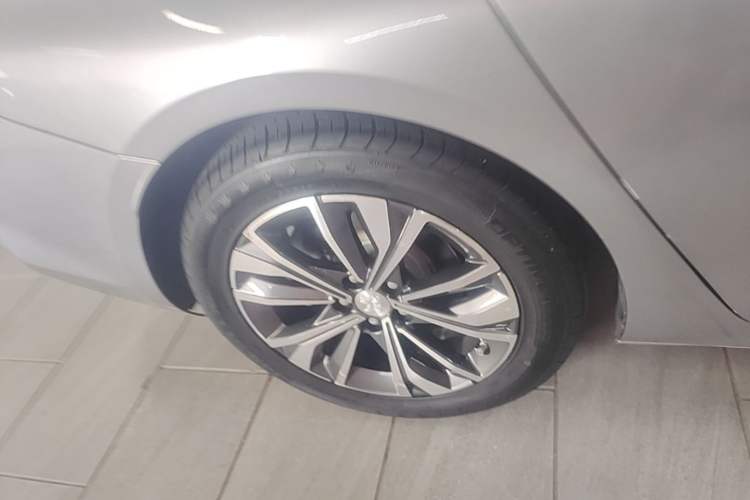 Used Peugeot 508 2019 508L 400THP PureTech Driving Control Version China VI Standard Right Rear Wheel Hub