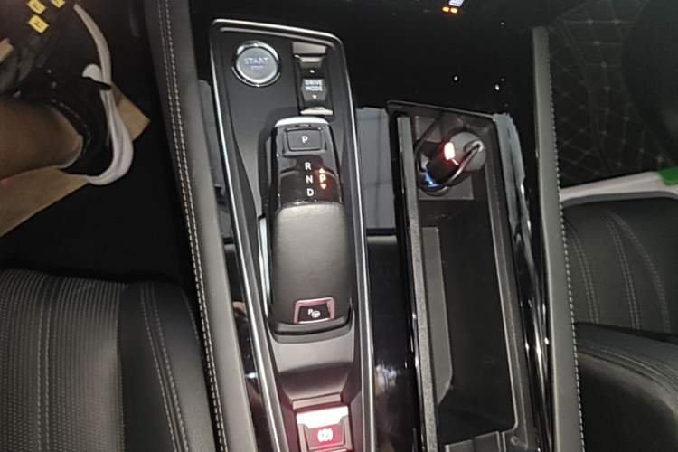 Used Peugeot 508 2019 508L 400THP PureTech Passion Edition China VI standard Gear Lever