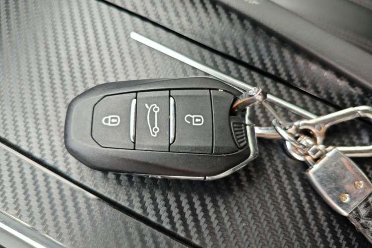 Used Peugeot 508 2019 508L 400THP PureTech Driving Control Version China VI Standard Interior 1