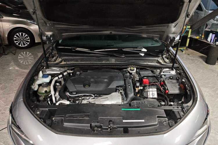 Used Peugeot 508 2019 508L 400THP PureTech Passion Edition China VI standard Engine Bay