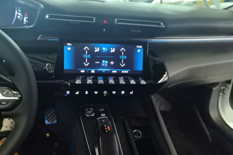 Used Peugeot 508 2019 508L 400THP PureTech Passion Edition China VI standard Audio And AC Panel