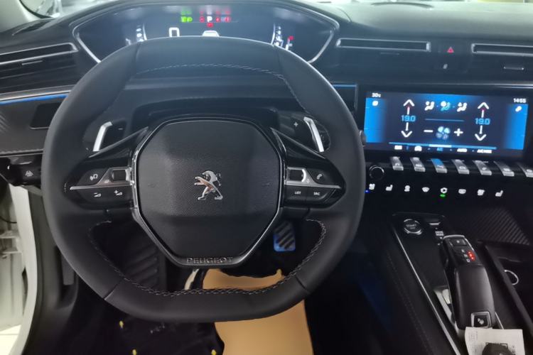 Used Peugeot 508 2019 508L 400THP PureTech Passion Edition China VI standard Center Console