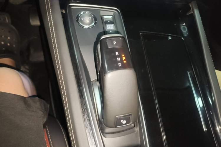 Used Peugeot 508 2019 508L 400THP PureTech X Phoenix Edition China VI Standard Gear Lever