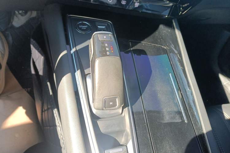 Used Peugeot 508 2019 508L 400THP PureTech Driving Control Version China VI Standard Gear Lever