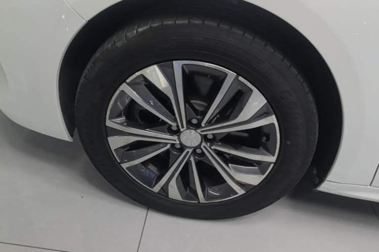Used Peugeot 508 2019 508L 400THP PureTech Driving Control Version China VI Standard Left Front Wheel Hub