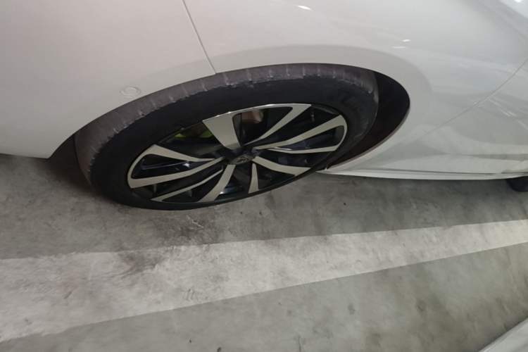 Used Peugeot 508 2019 508L 400THP PureTech X Phoenix Edition China VI Standard Left Front Wheel Hub