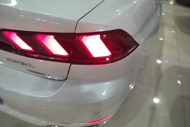 Used Peugeot 508 2019 508L 400THP PureTech Passion Edition China VI standard Right Rear Taillight