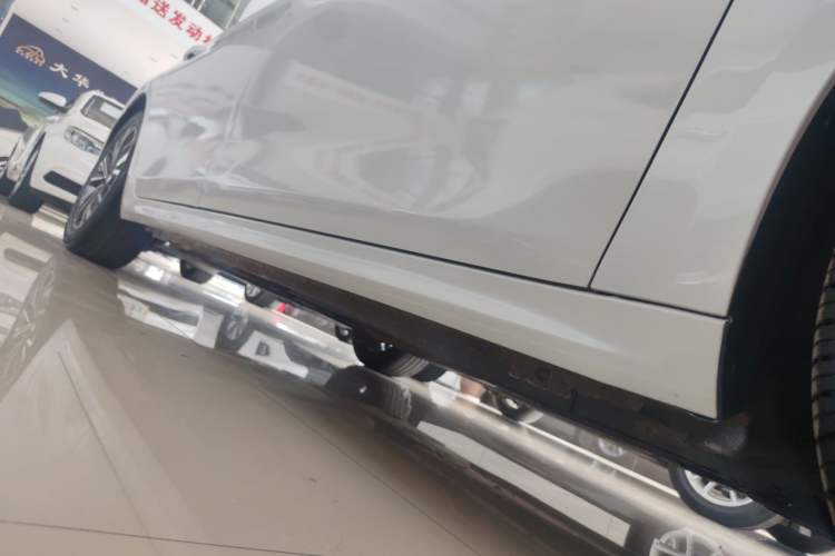 Used Peugeot 508 2019 508L 400THP PureTech Driving Control Version China VI Standard Right Side Sill