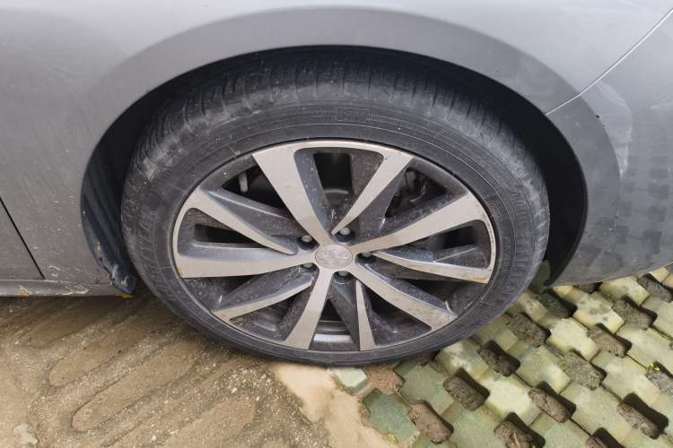Used Peugeot 508 2022 508L 400THP PureTech Driving Edition Right Front Wheel Hub