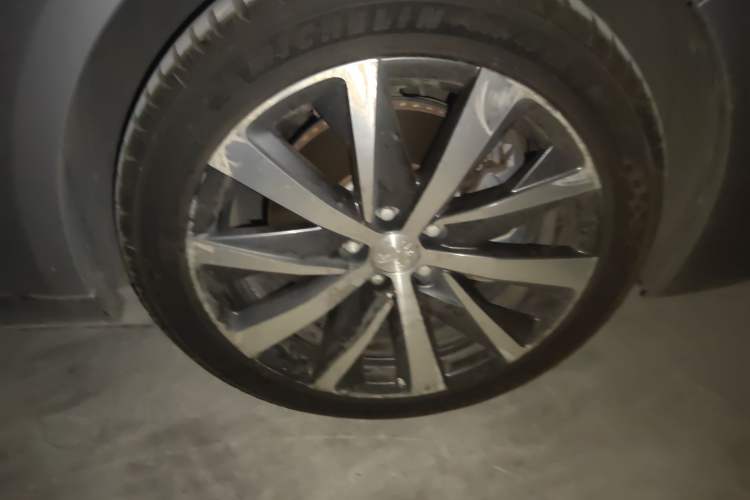 Used Peugeot 508 2022 508L 400THP PureTech Driving Edition Right Front Wheel Hub
