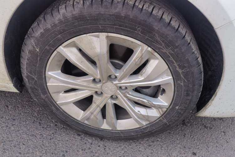Used Peugeot 508 2022 508L 360THP PureTech Pioneer Edition Right Front Wheel Hub