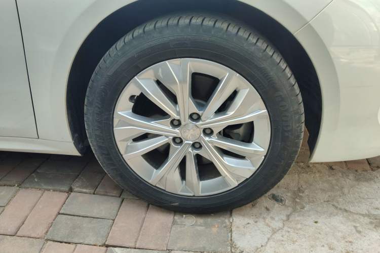 Used Peugeot 508 2022 508L 360THP PureTech Pioneer Edition Right Front Wheel Hub